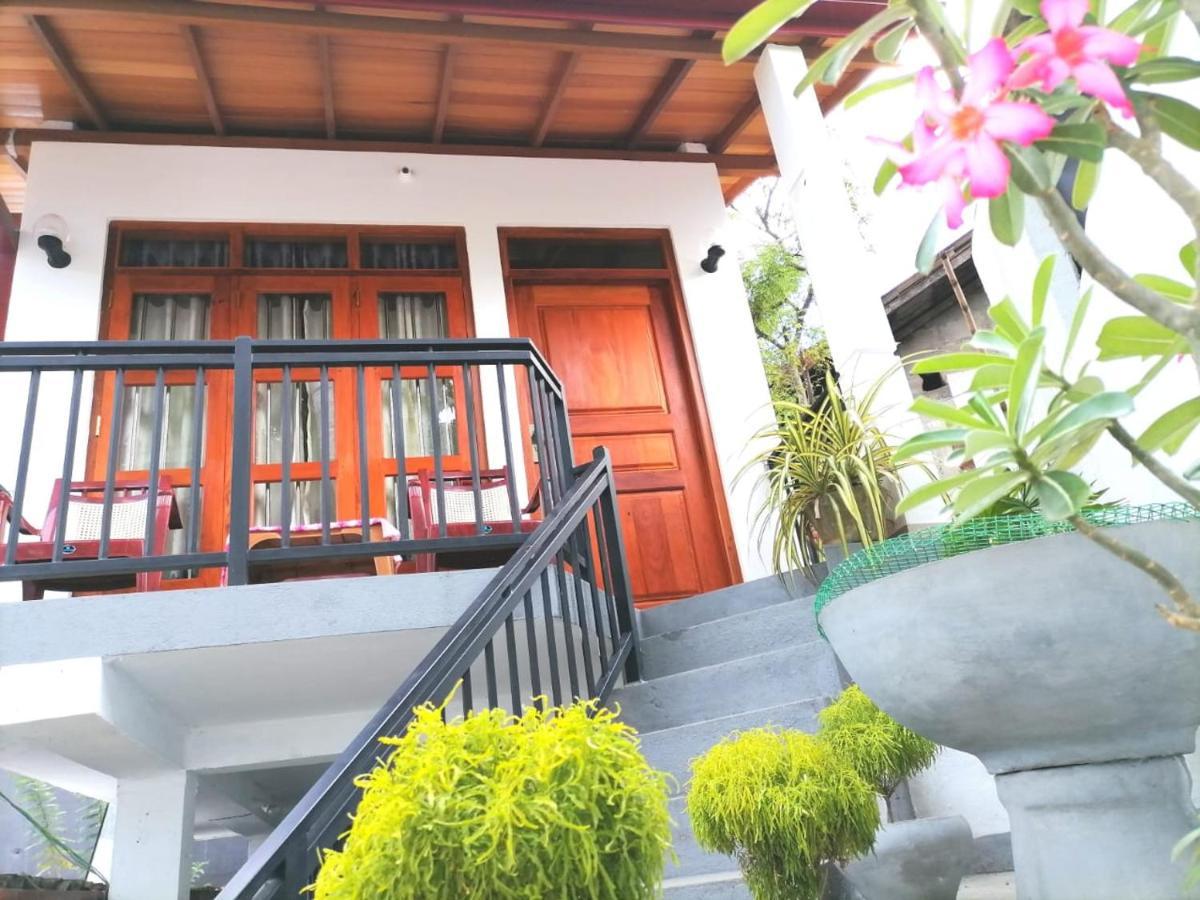 Villa Wismar Хиккадува Экстерьер фото