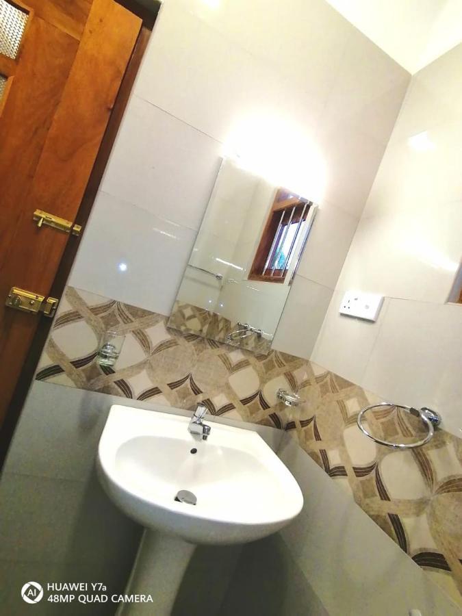 Villa Wismar Хиккадува Экстерьер фото